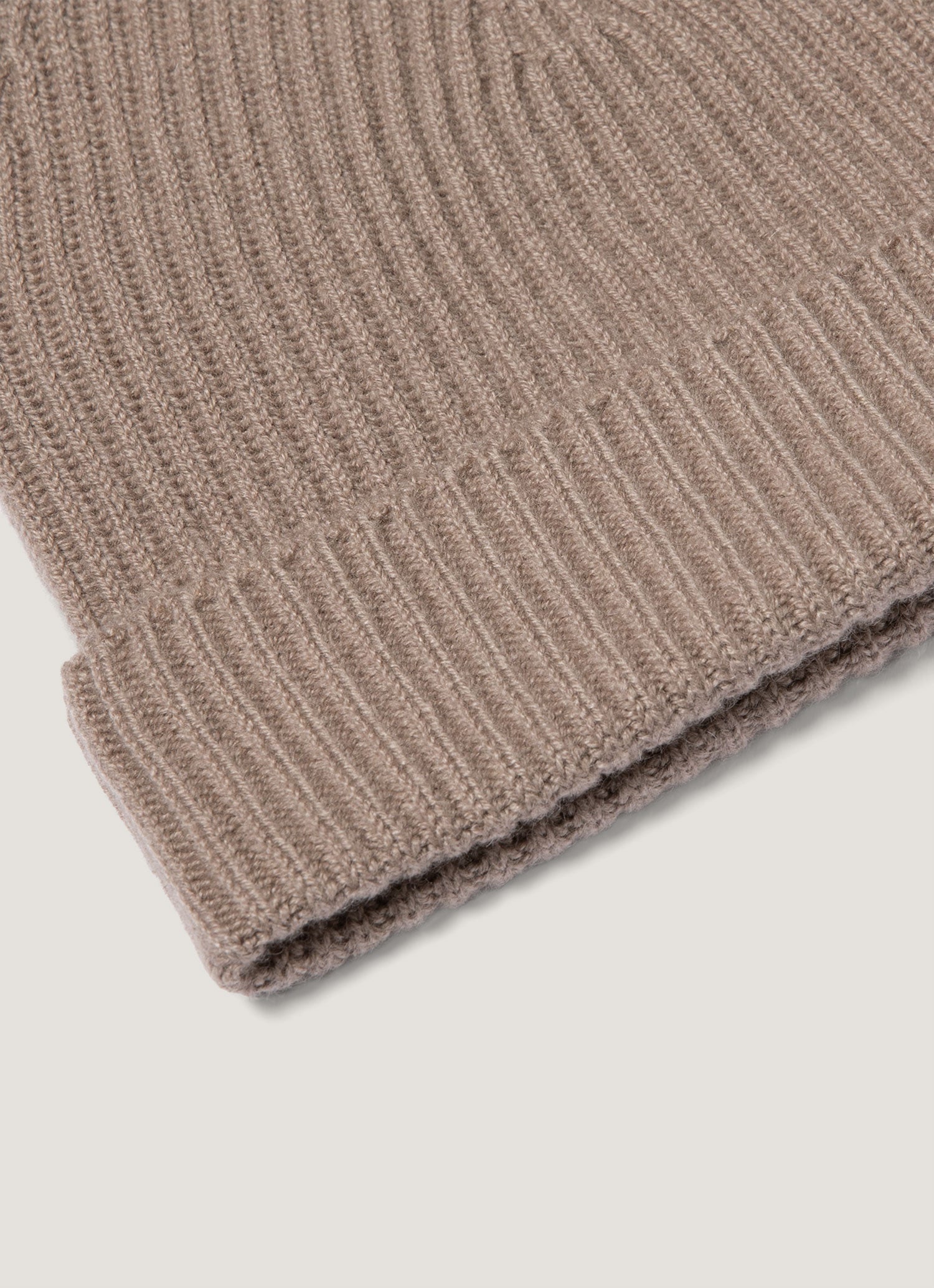 Cashmere Ribbed Hat in Mink
