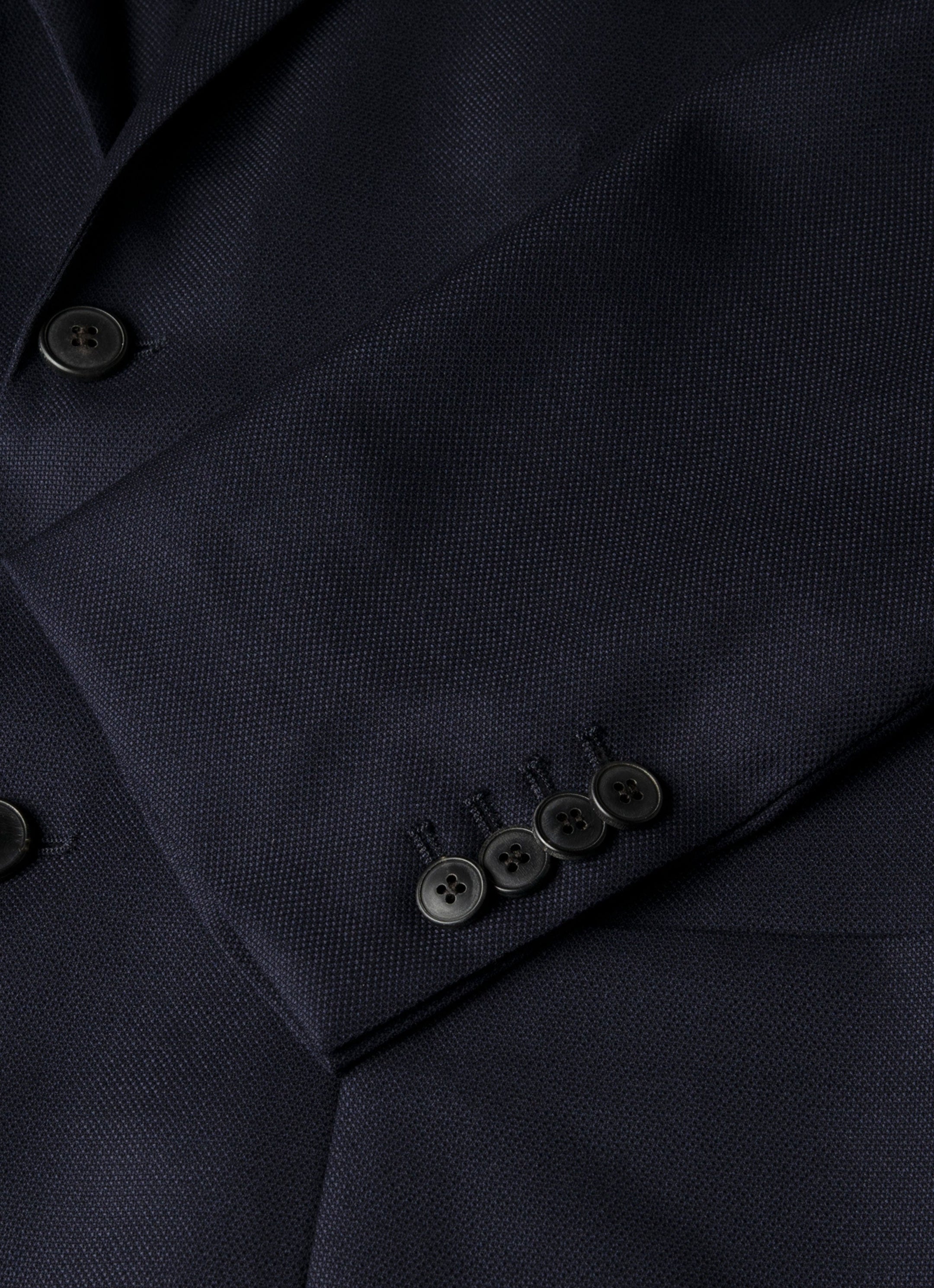 Men's Lightweight Travel Wool Two-Piece Suit in Navy