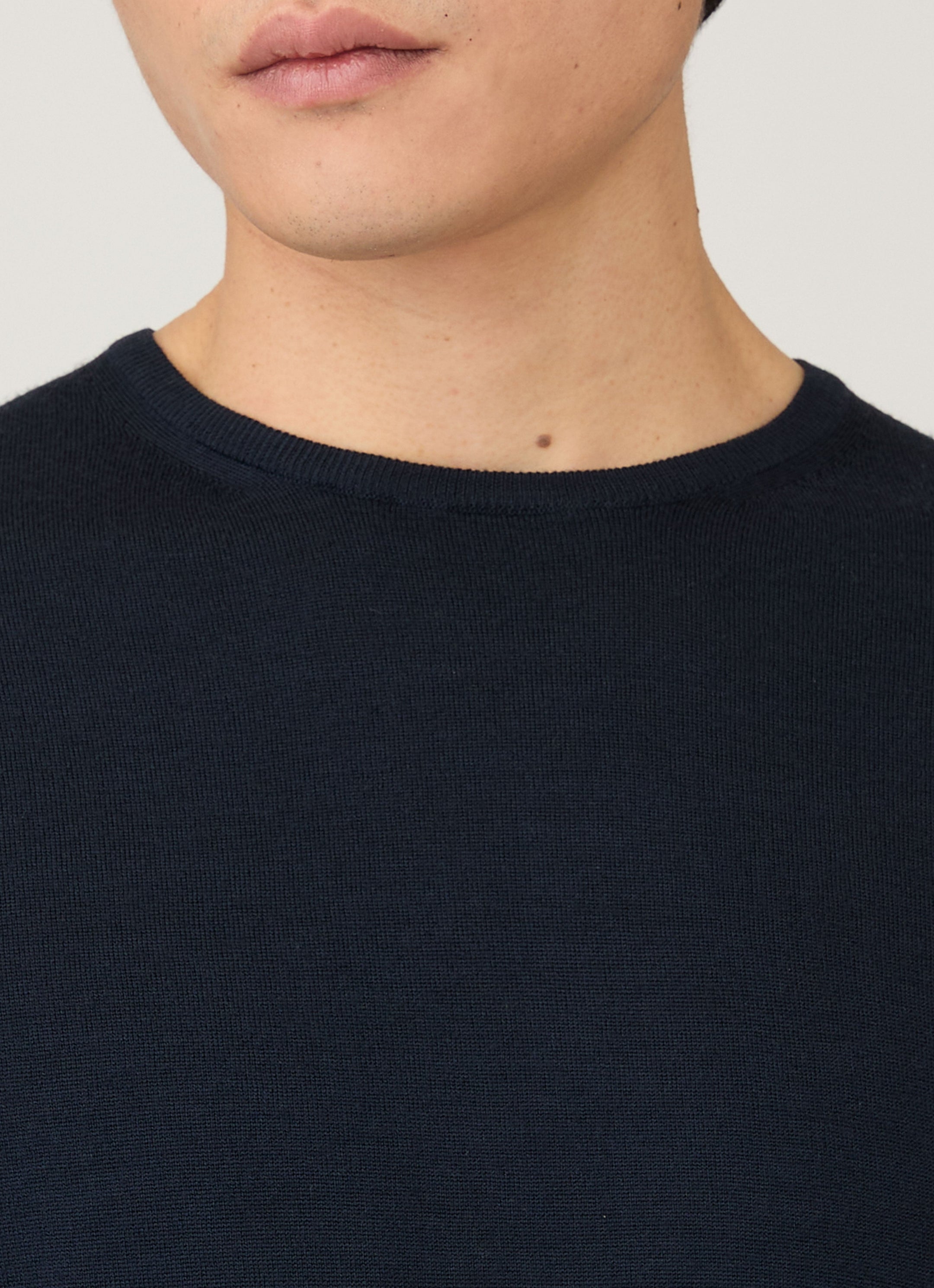 Men's Extra-Fine Merino Crew Neck in Navy