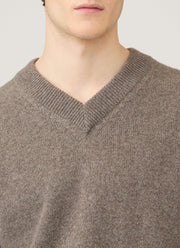 Men's Lambswool V-neck Jumper in Bark