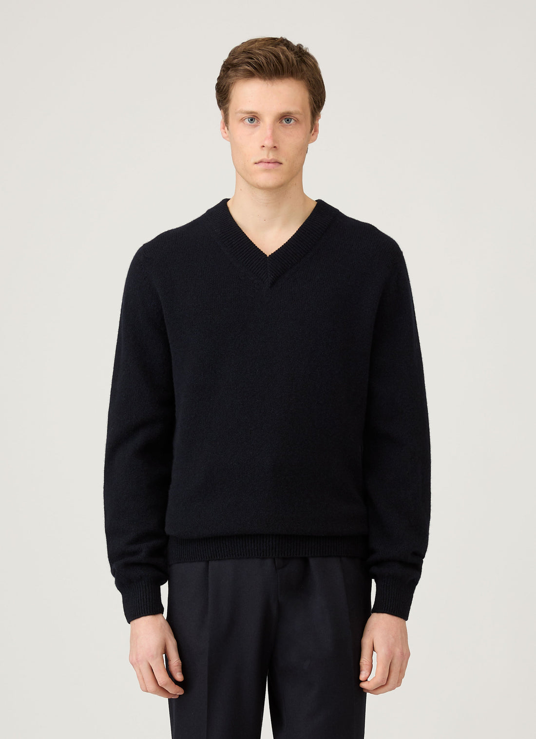 Men's Lambswool V-neck Jumper in Dark Navy Mouline