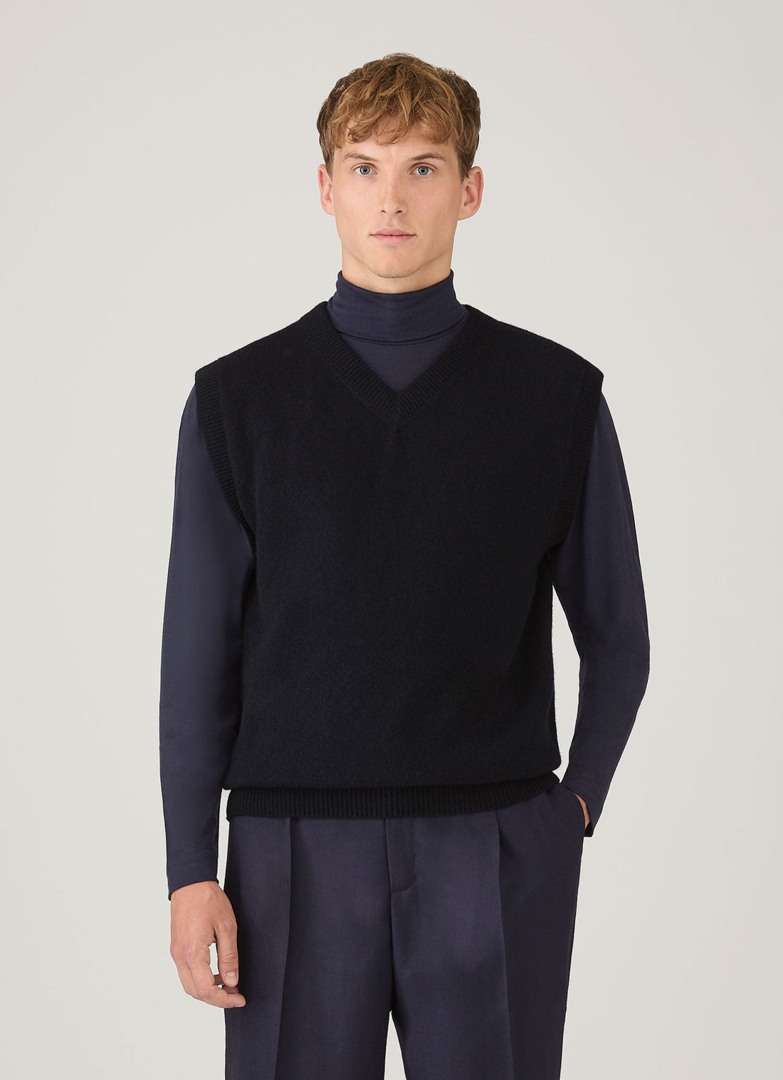 Men's Lambswool Vest in Dark Navy Mouline