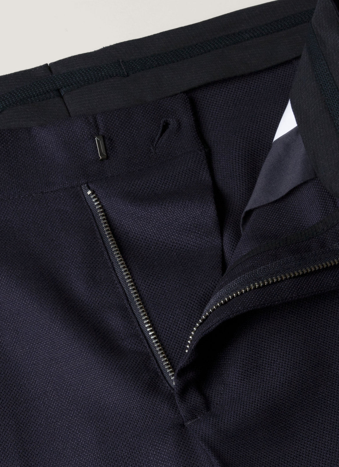Men's Lightweight Travel Wool Two-Piece Suit in Navy