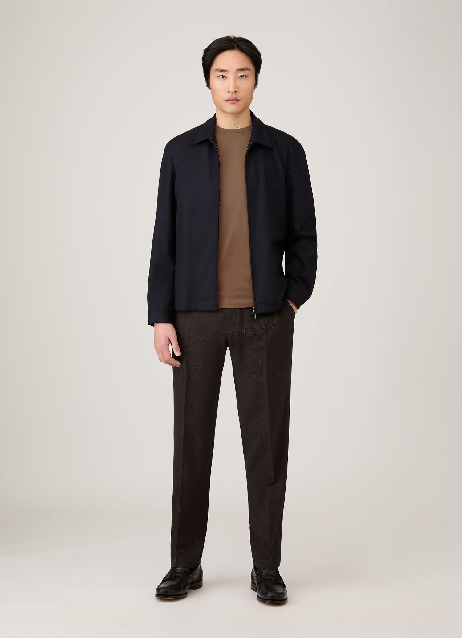 Men's Classic T-shirt in Bark