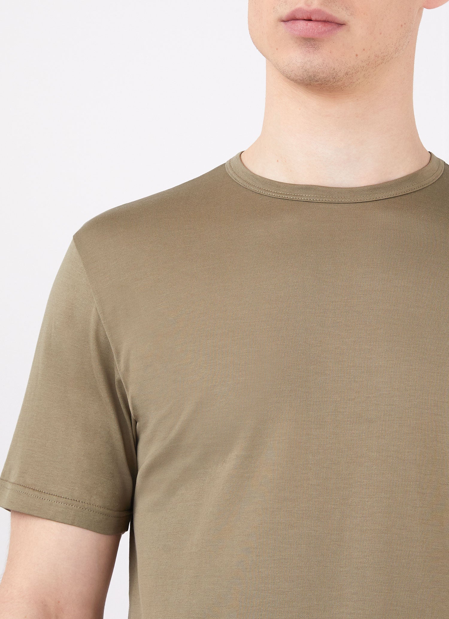 Men's Classic T-shirt in Caper