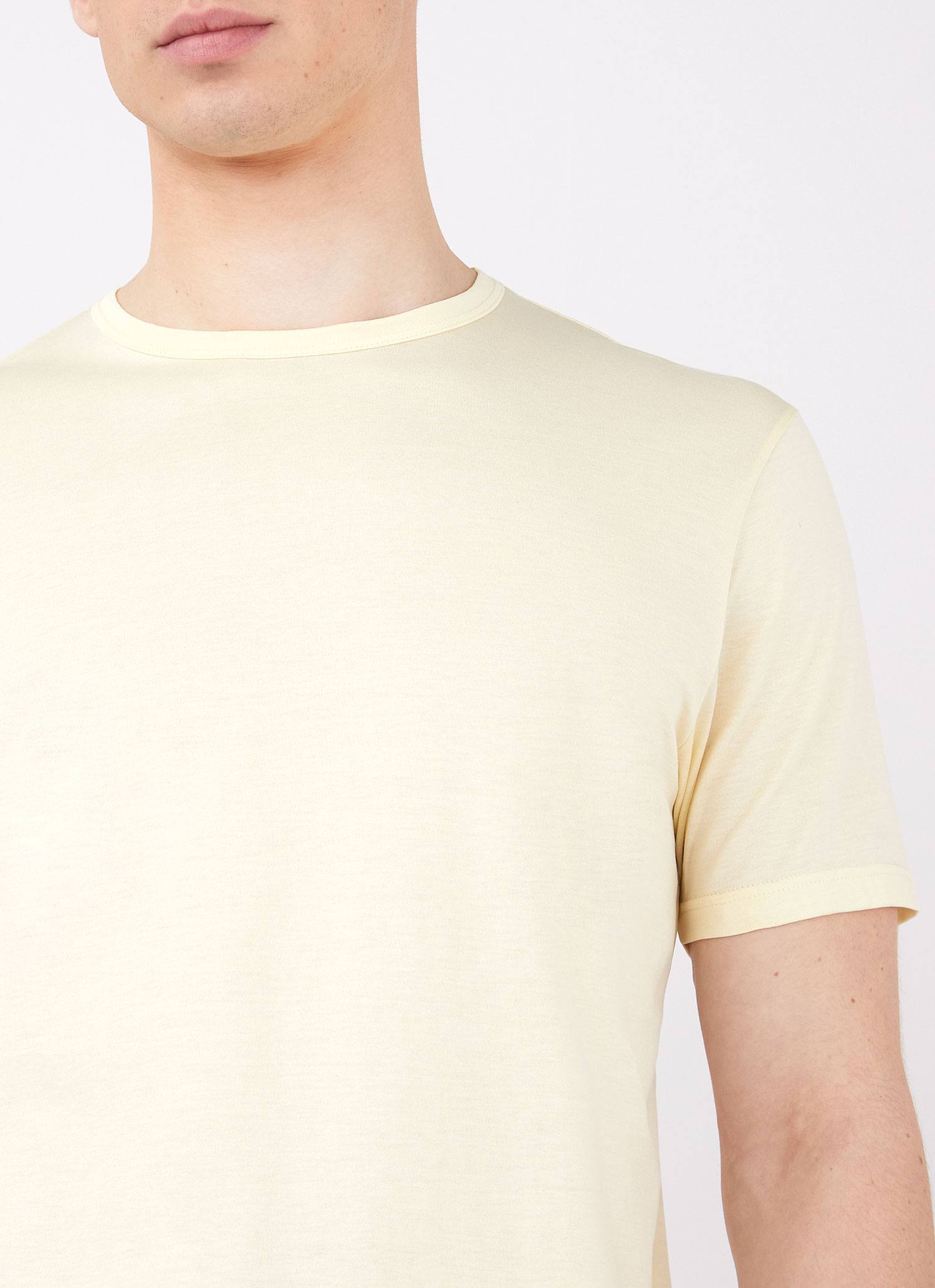 Men's Classic T-shirt in Lemon
