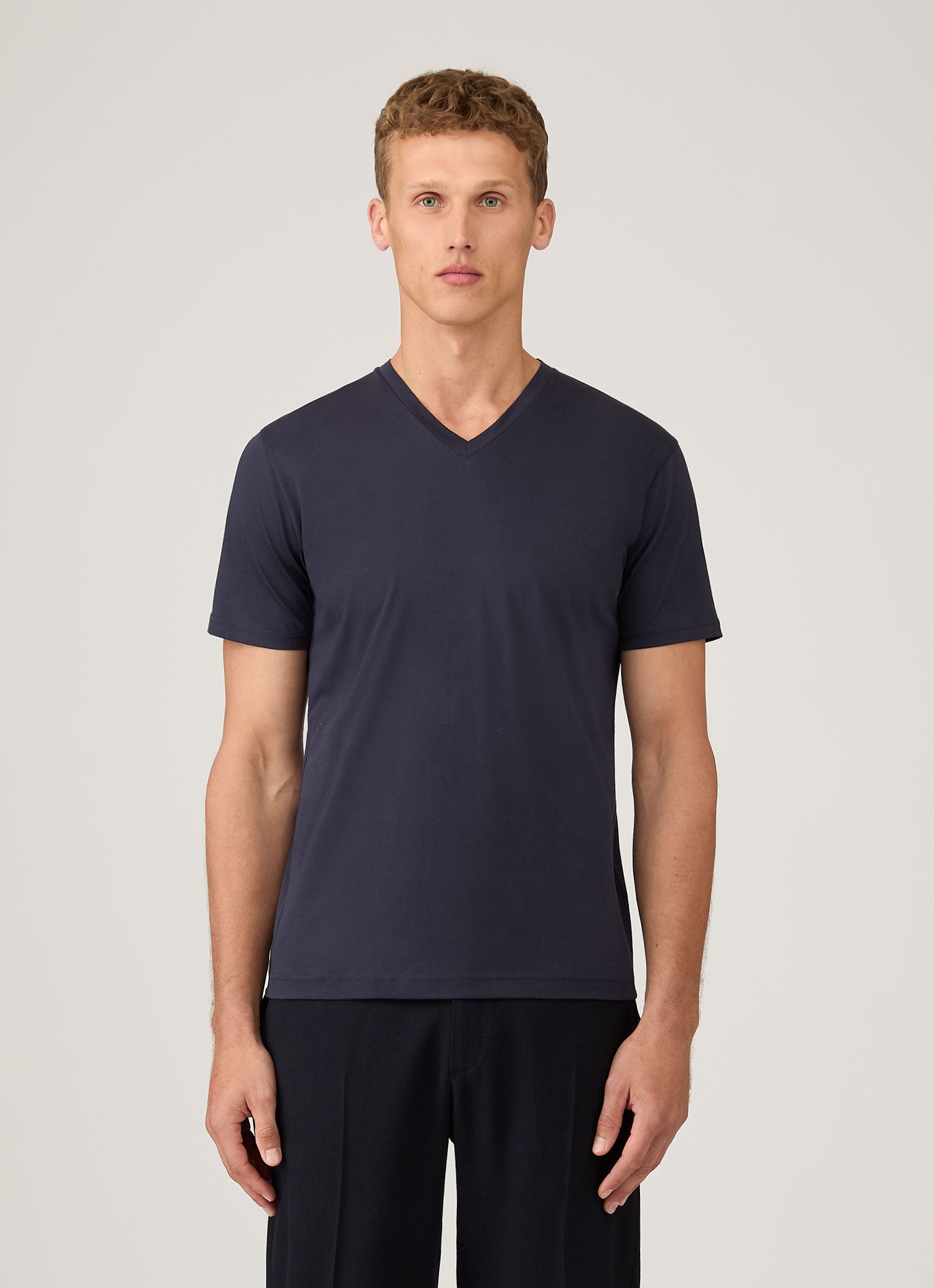 Men's Riviera V Neck T-shirt in Navy
