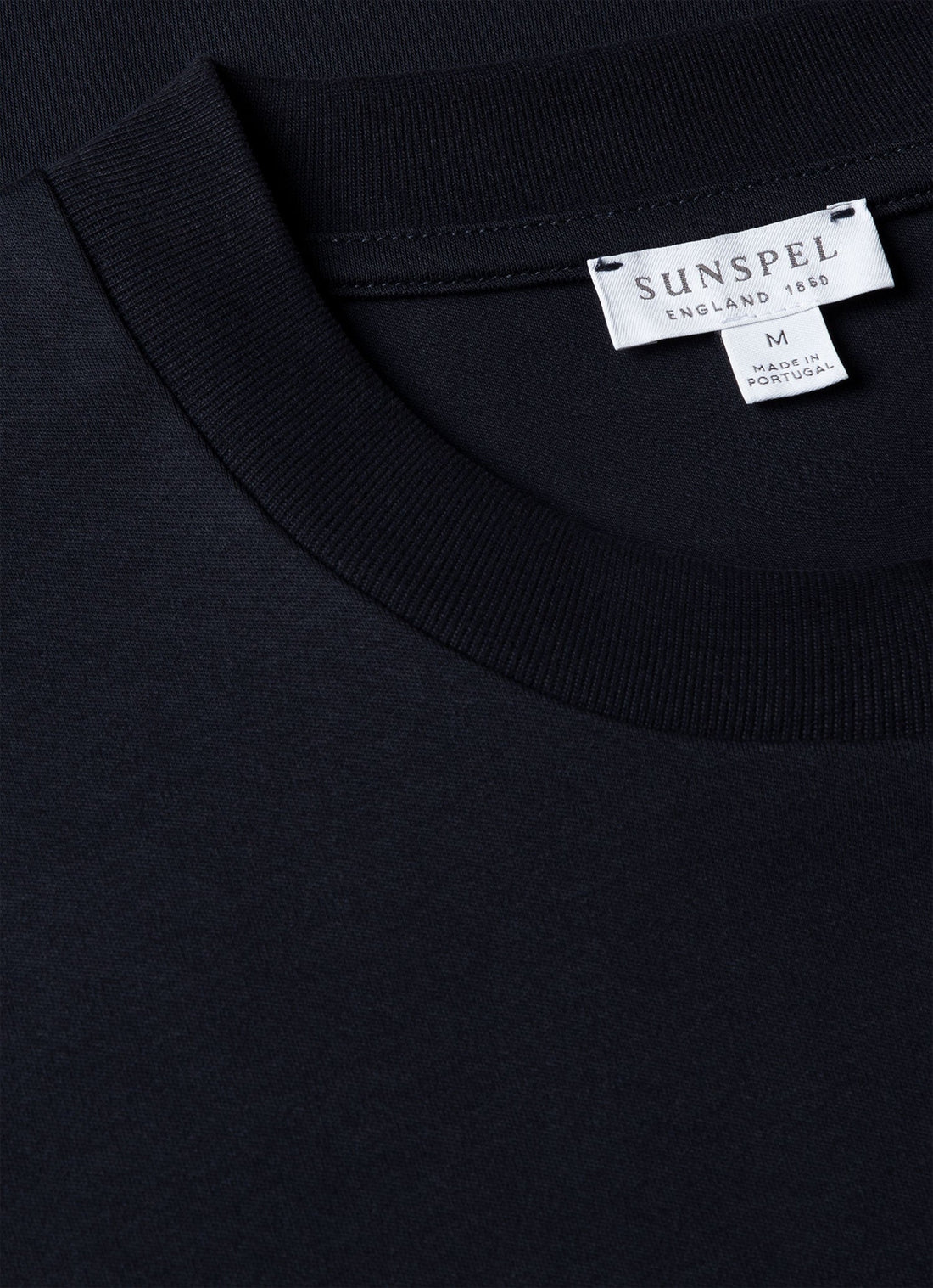 Locker geschnittenes T-Shirt