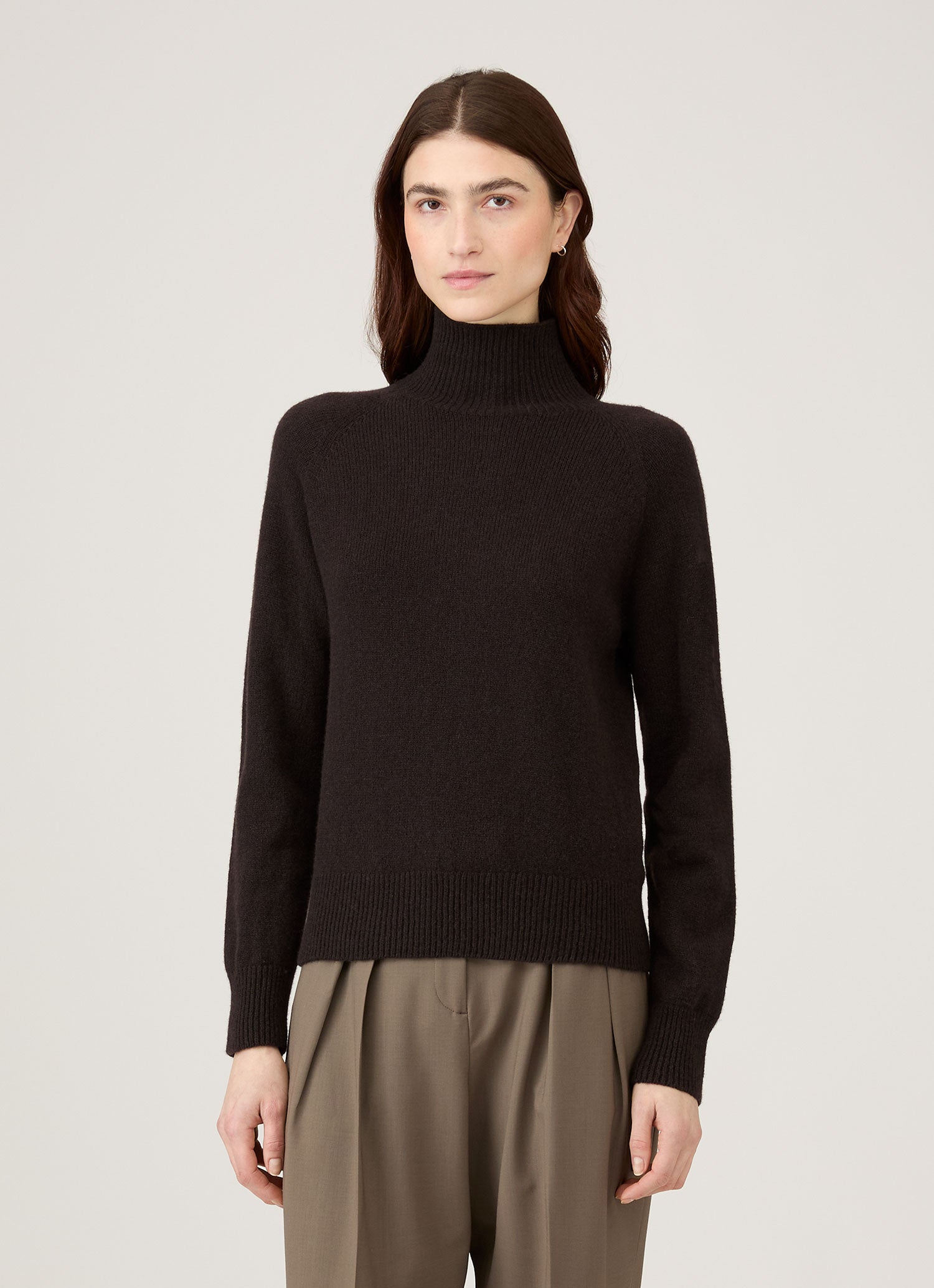 Women's Lambswool Funnel Neck Jumper in Truffle