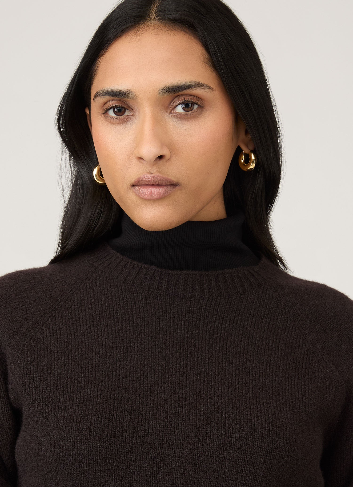 Women's Lambswool Crew Neck Jumper in Truffle