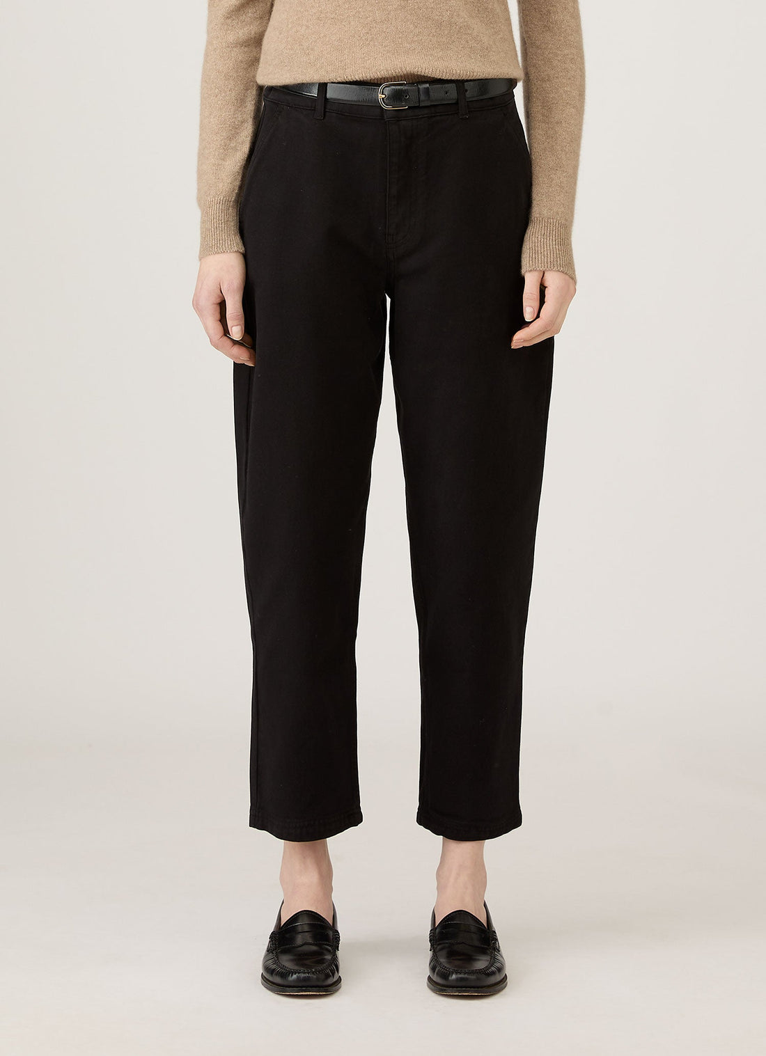 Women's Cotton Tapered Trouser in Black