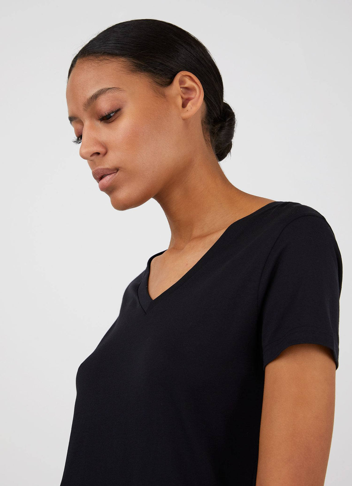 Women's V Neck T-shirt in Black