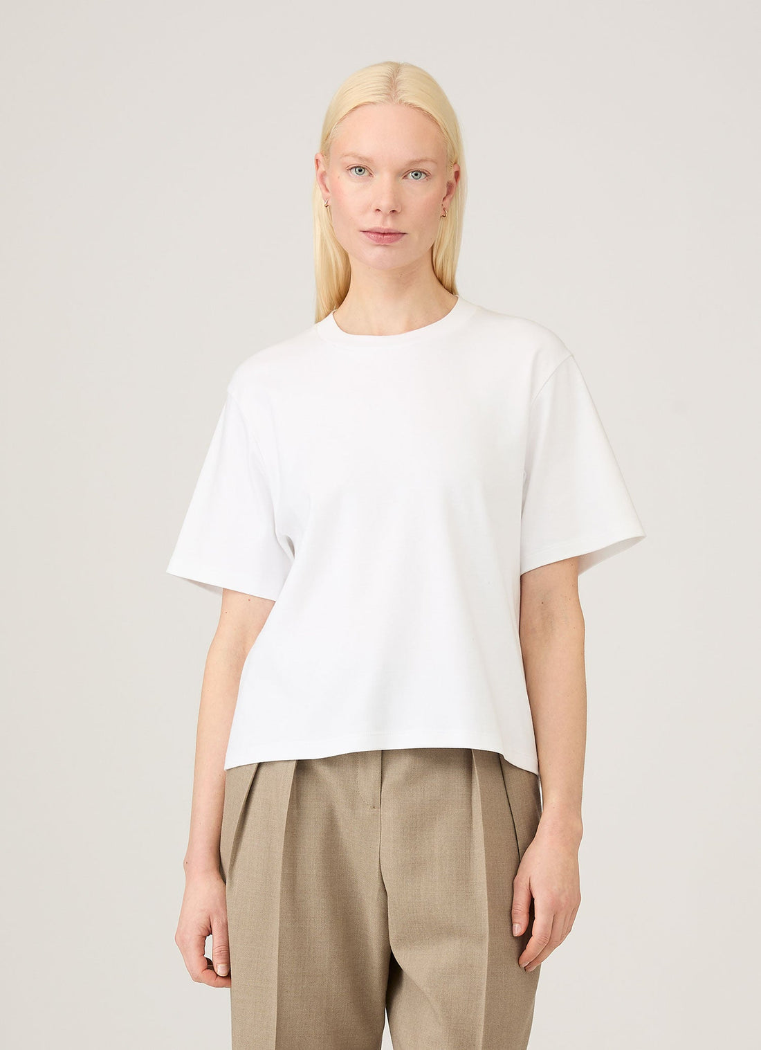 Schweres kastenförmiges T-Shirt