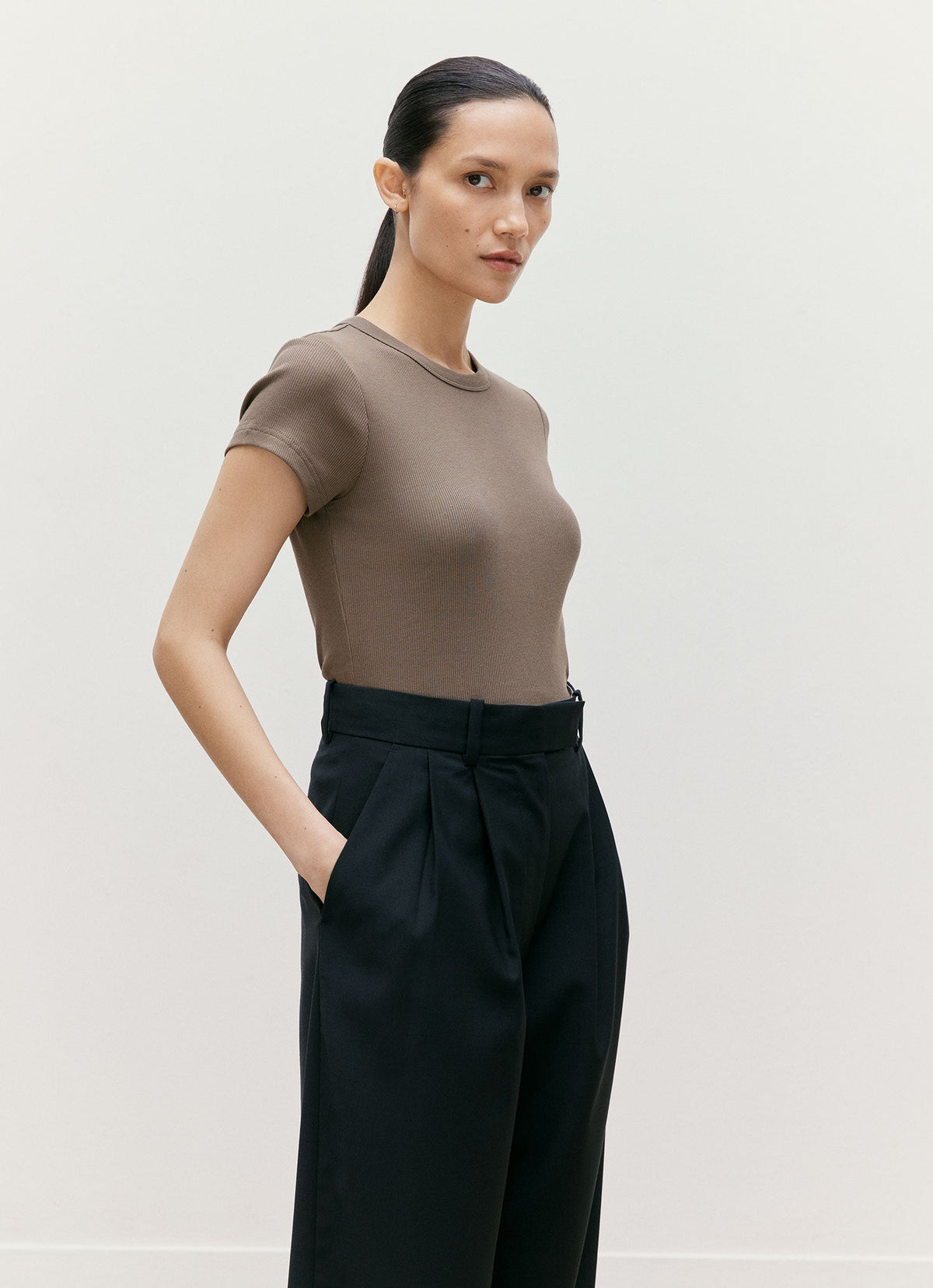 Women's Ribbed T-shirt in Dark Cedar