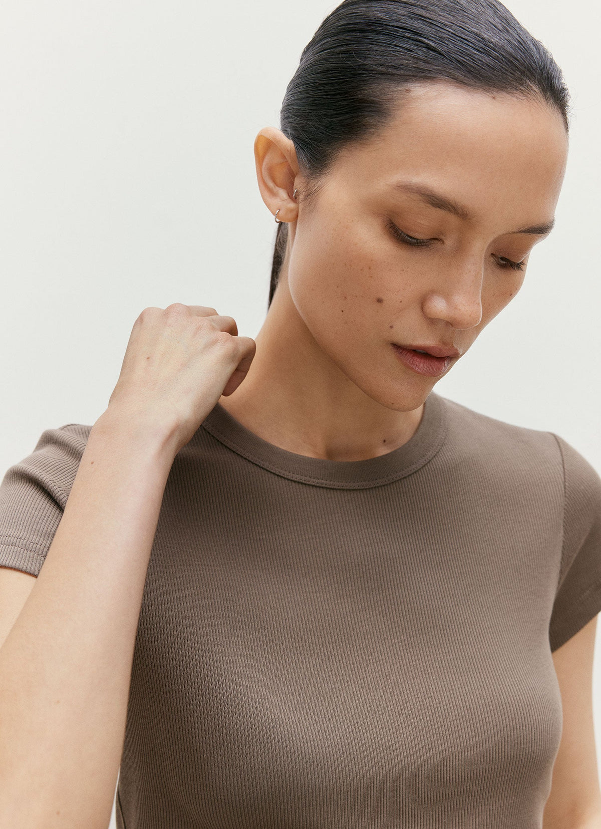 Women's Ribbed T-shirt in Dark Cedar