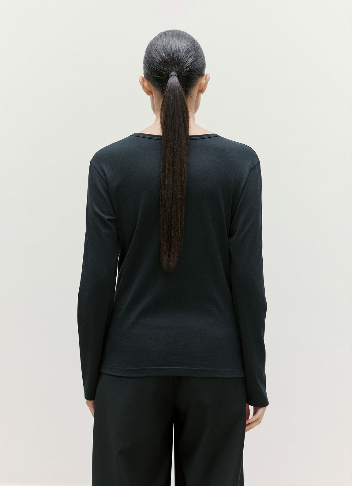 Women's Long Sleeve Classic T-shirt in Black