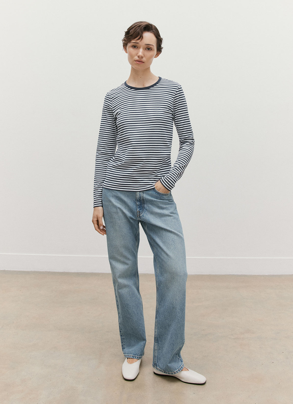 Women's Long Sleeve Classic T-shirt in White/Navy English Stripe
