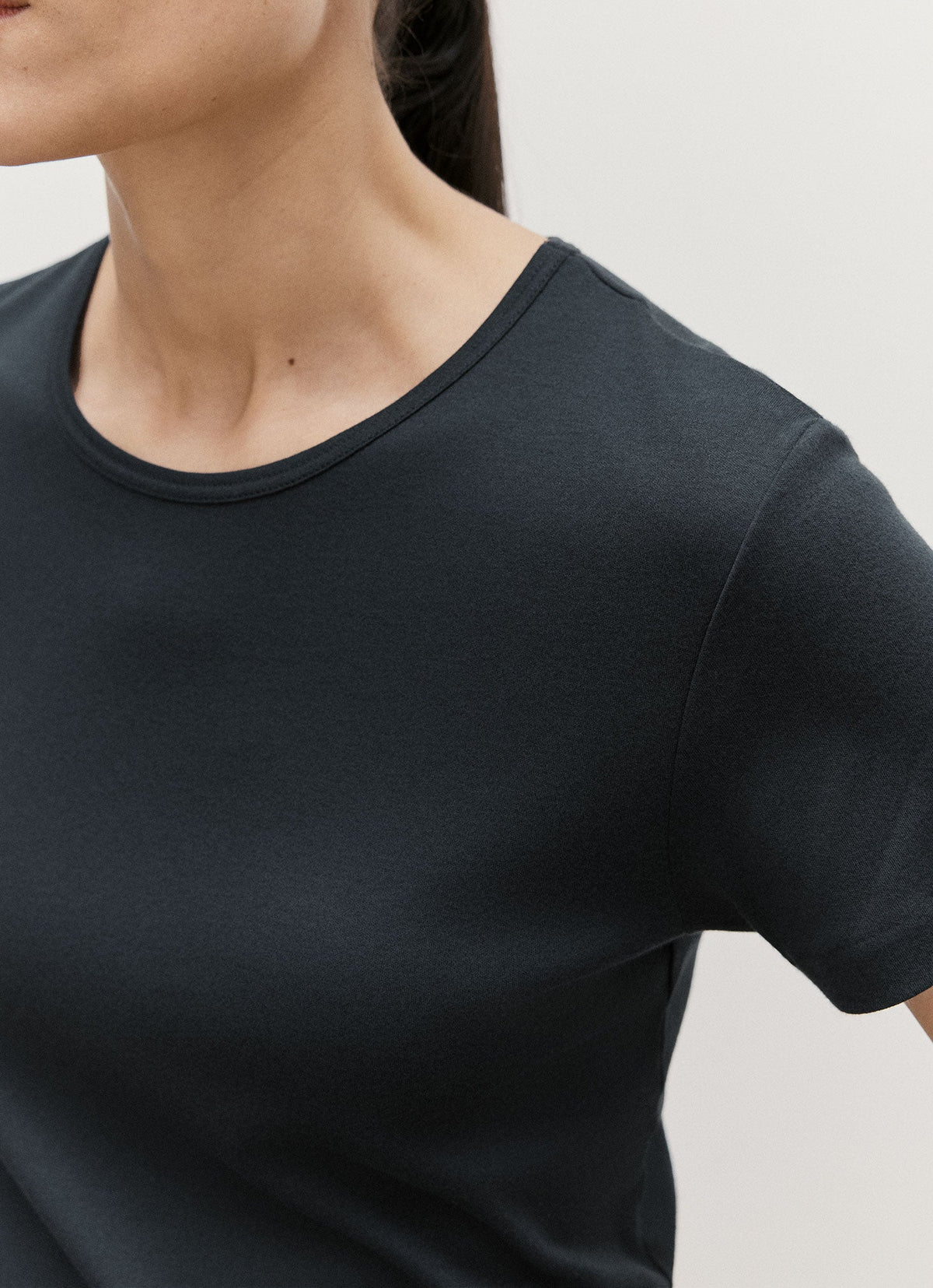 Women's Sea Island Cotton T-shirt in Black
