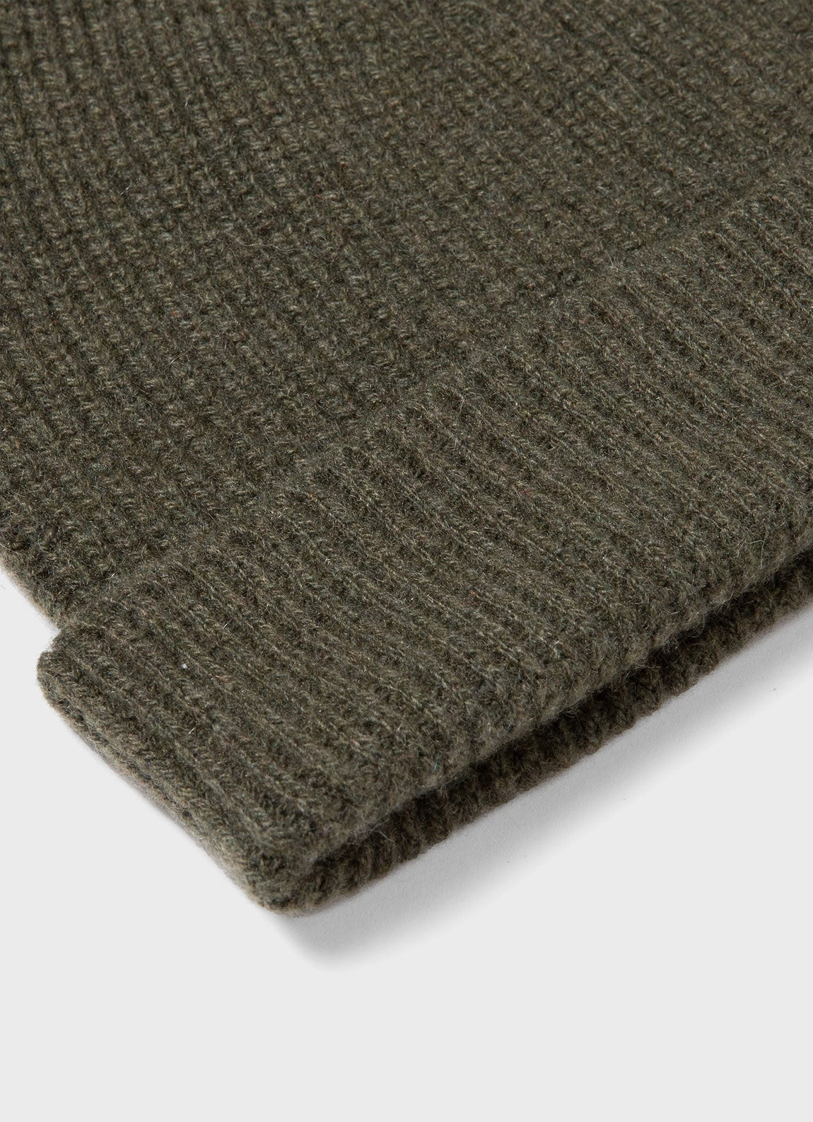 Cashmere Ribbed Hat in Dark Moss