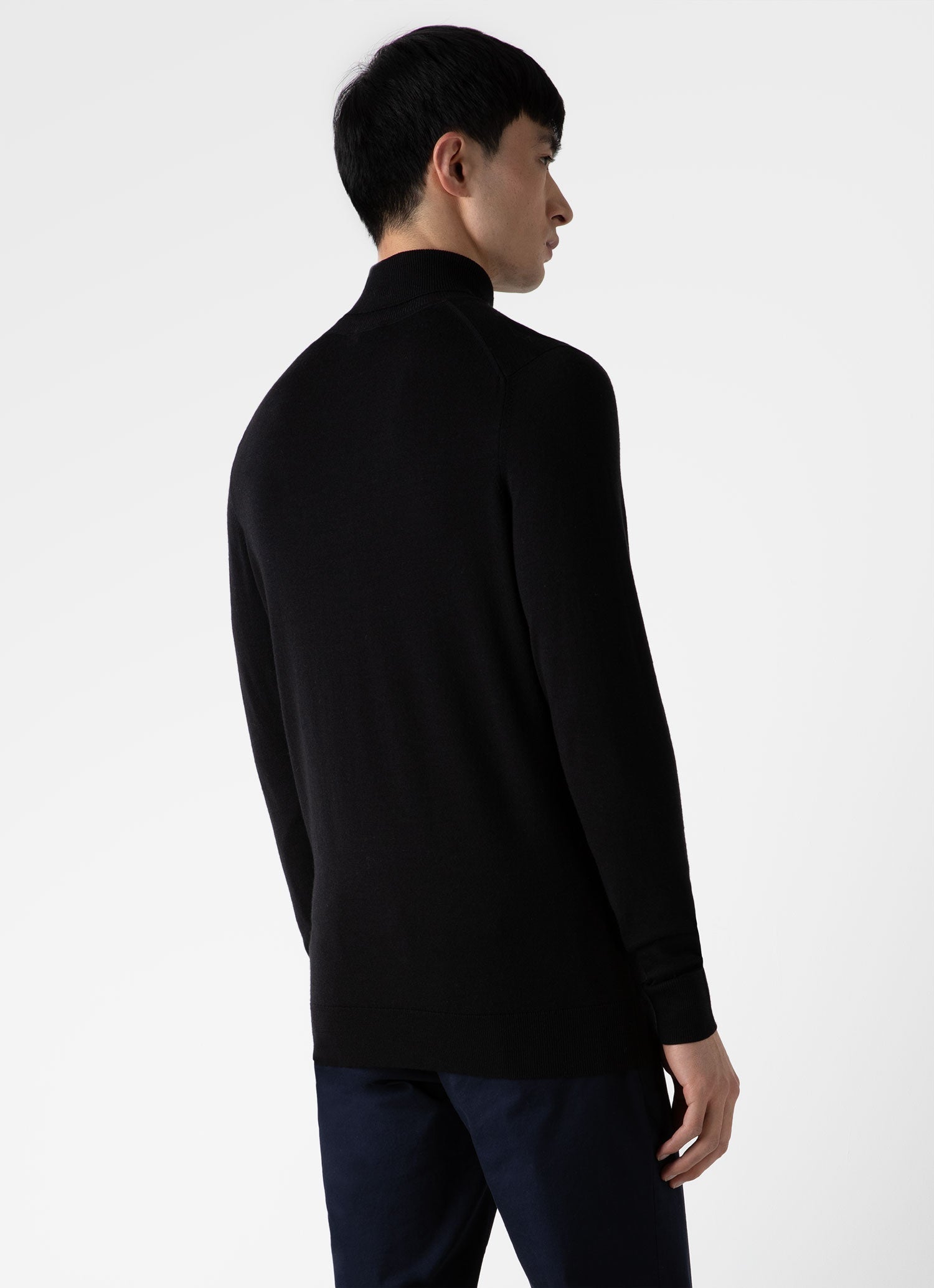 Men's Extra-Fine Merino Roll Neck in Black