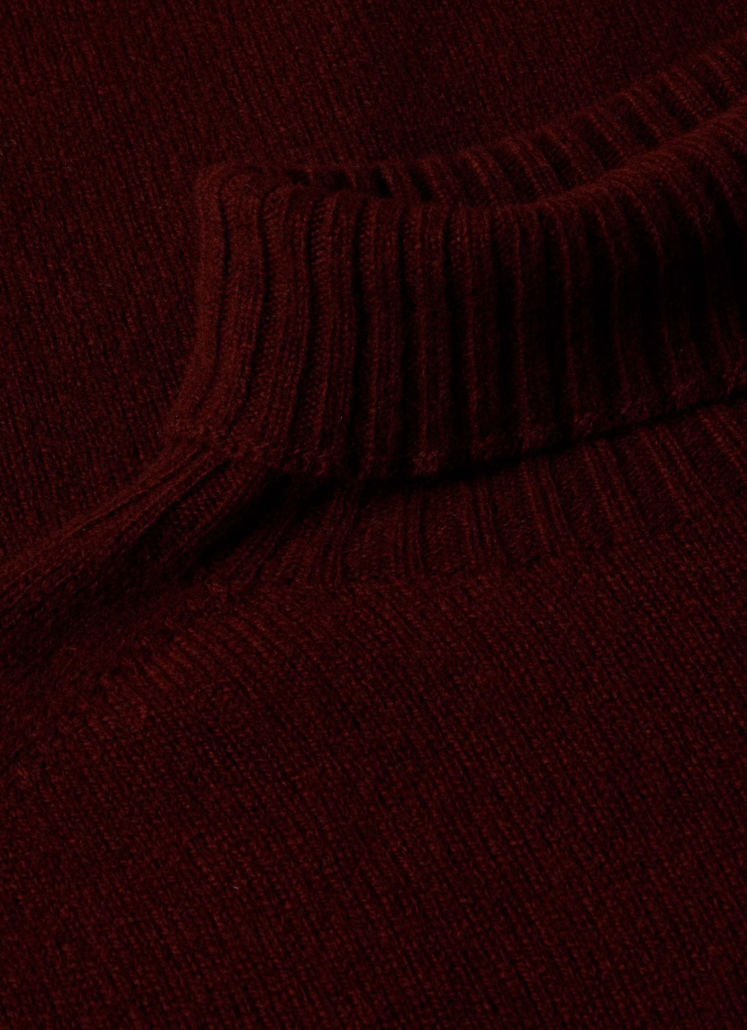 Men's Lambswool Roll Neck in Maroon