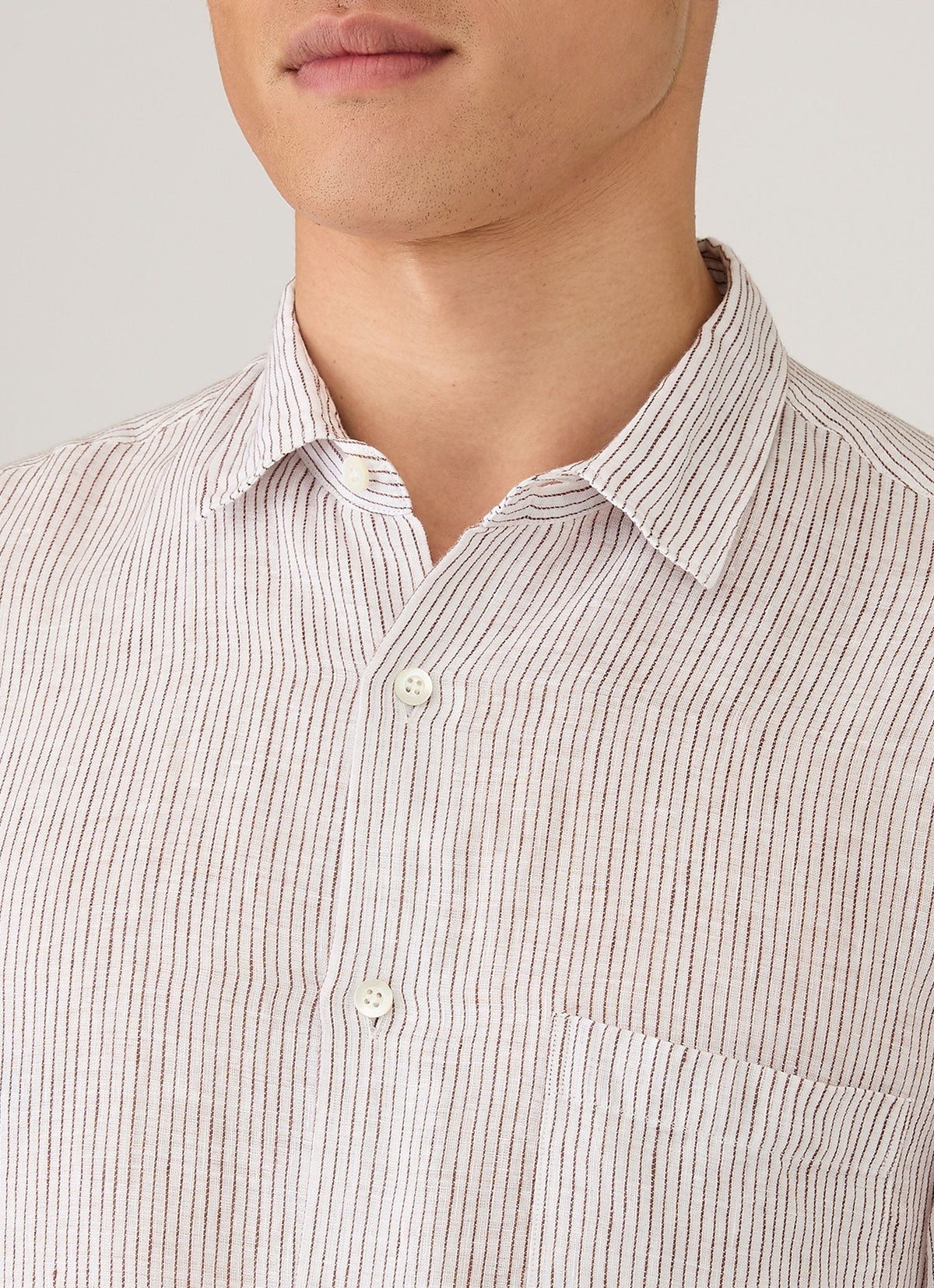 Men's Short Sleeve Linen Shirt in White/Dark Chocolate