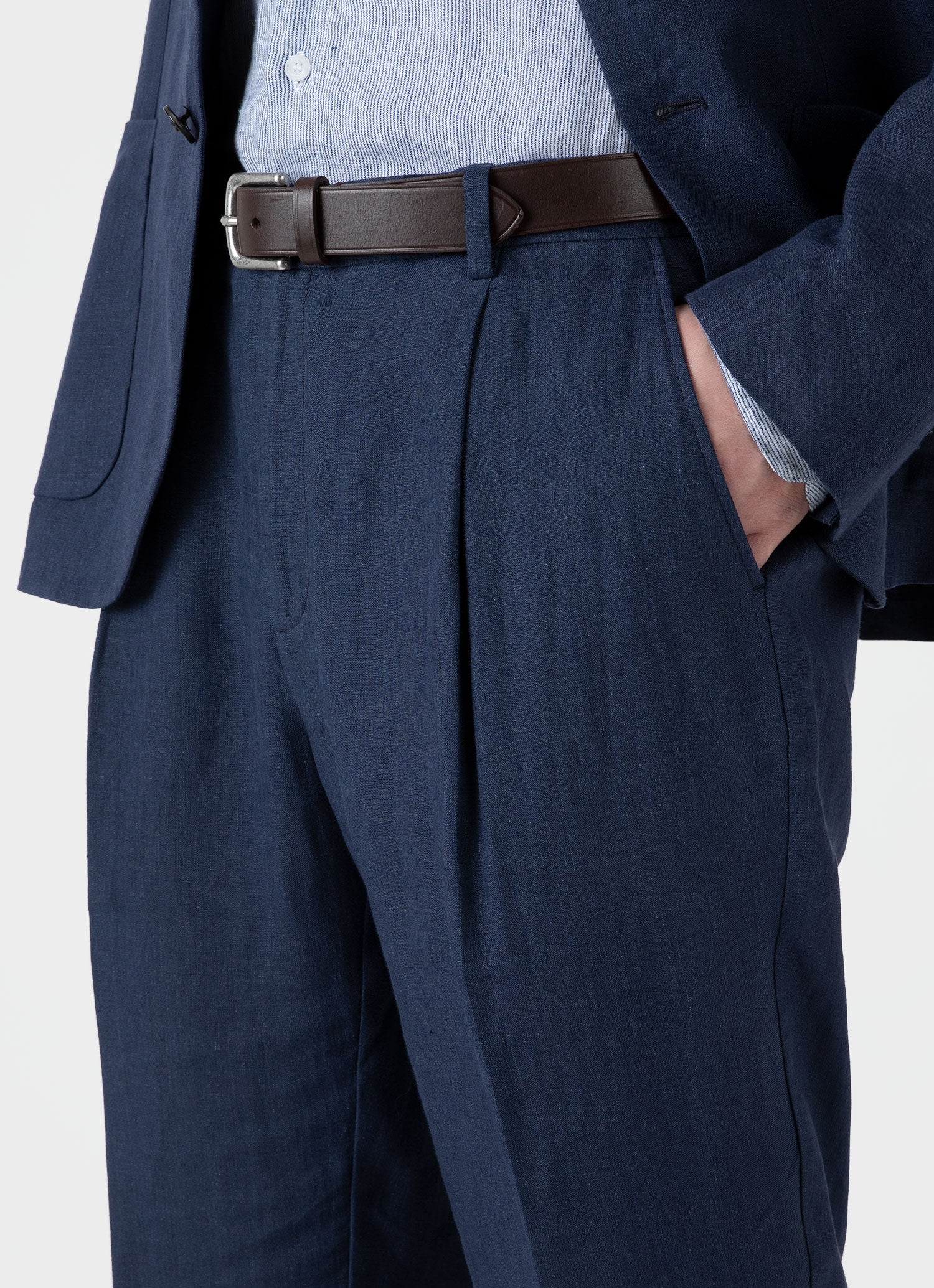 Men's Pleated Linen Trouser in Light Navy
