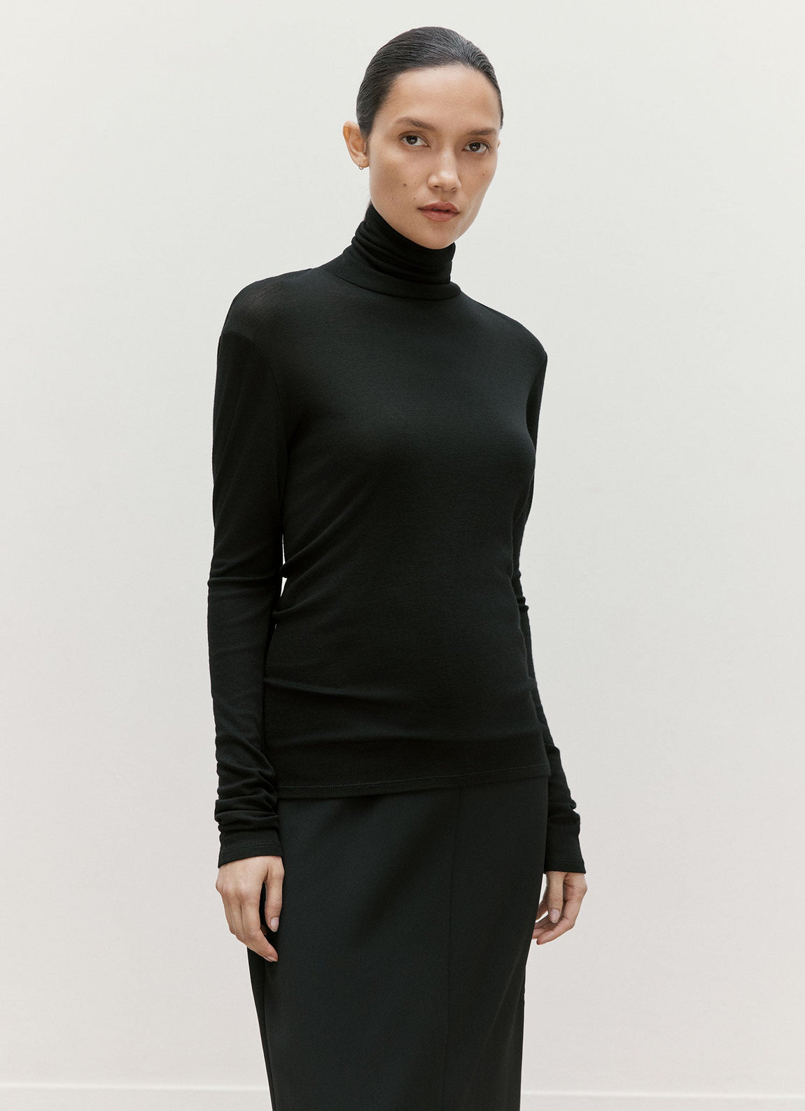 Women's Long Sleeve Funnel Neck Top in Black