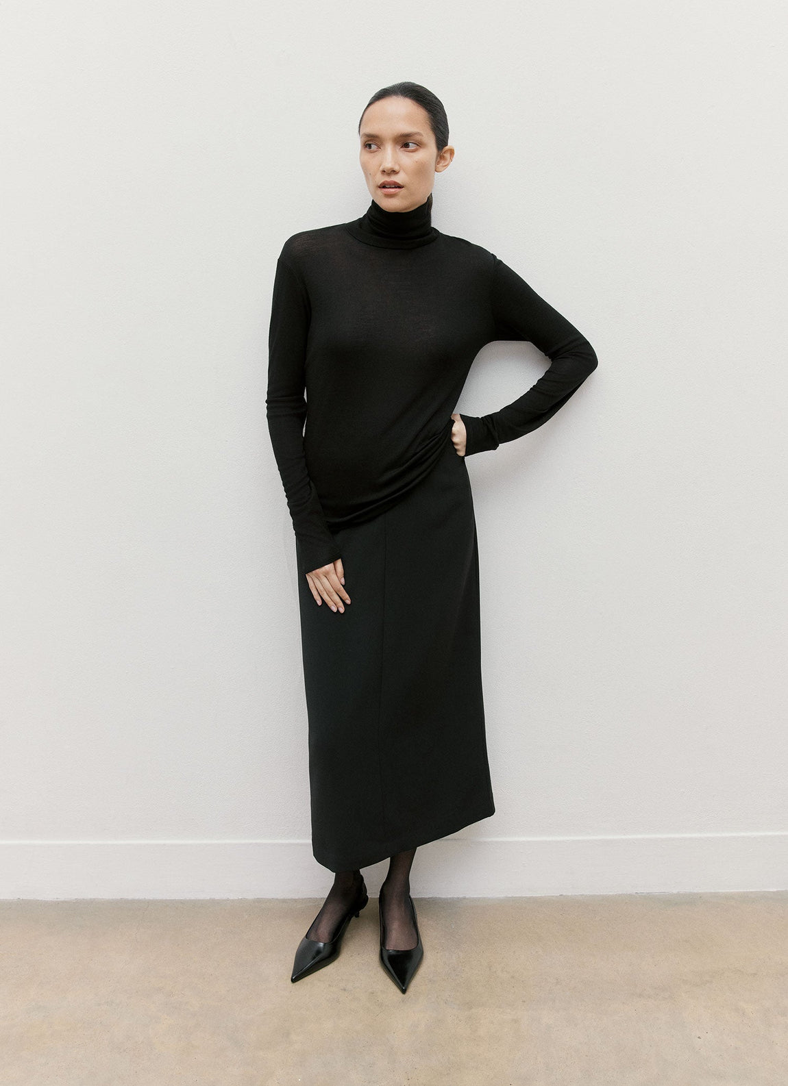 Women's Long Sleeve Funnel Neck Top in Black