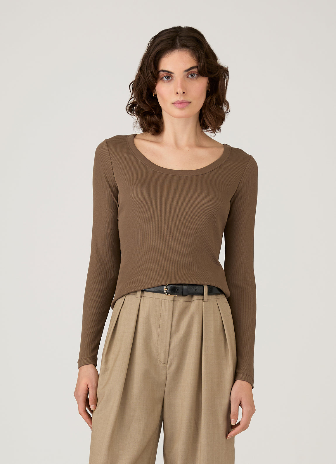 Women's Ribbed Scoop Neck T-shirt in Dark Cedar