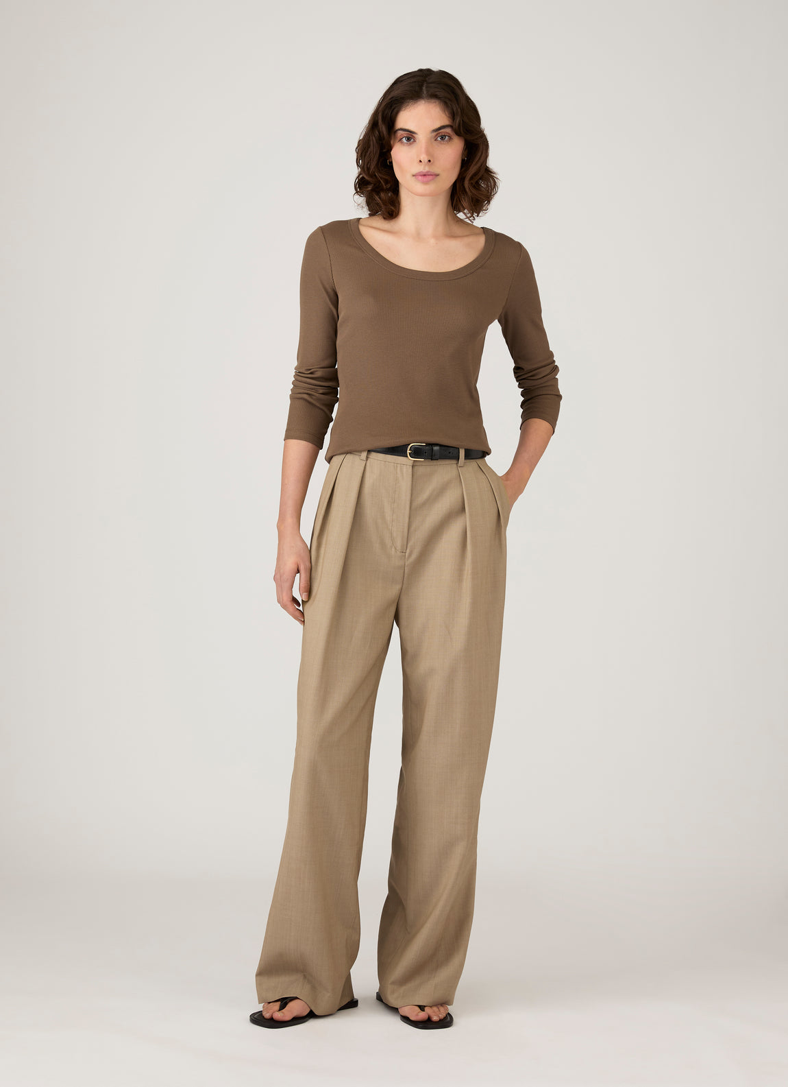 Women's Ribbed Scoop Neck T-shirt in Dark Cedar