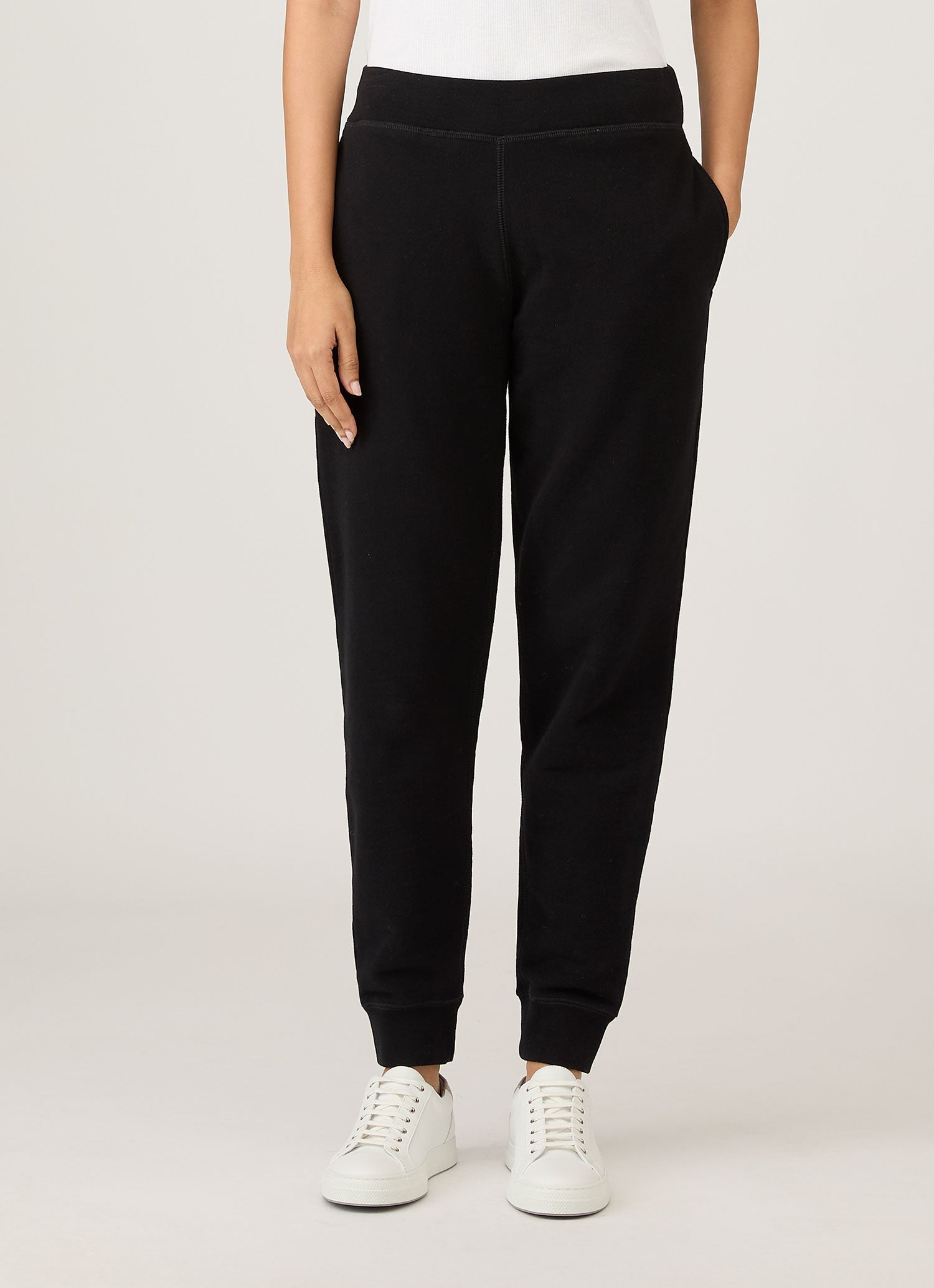 Women's Relaxed Sweatpants in Black