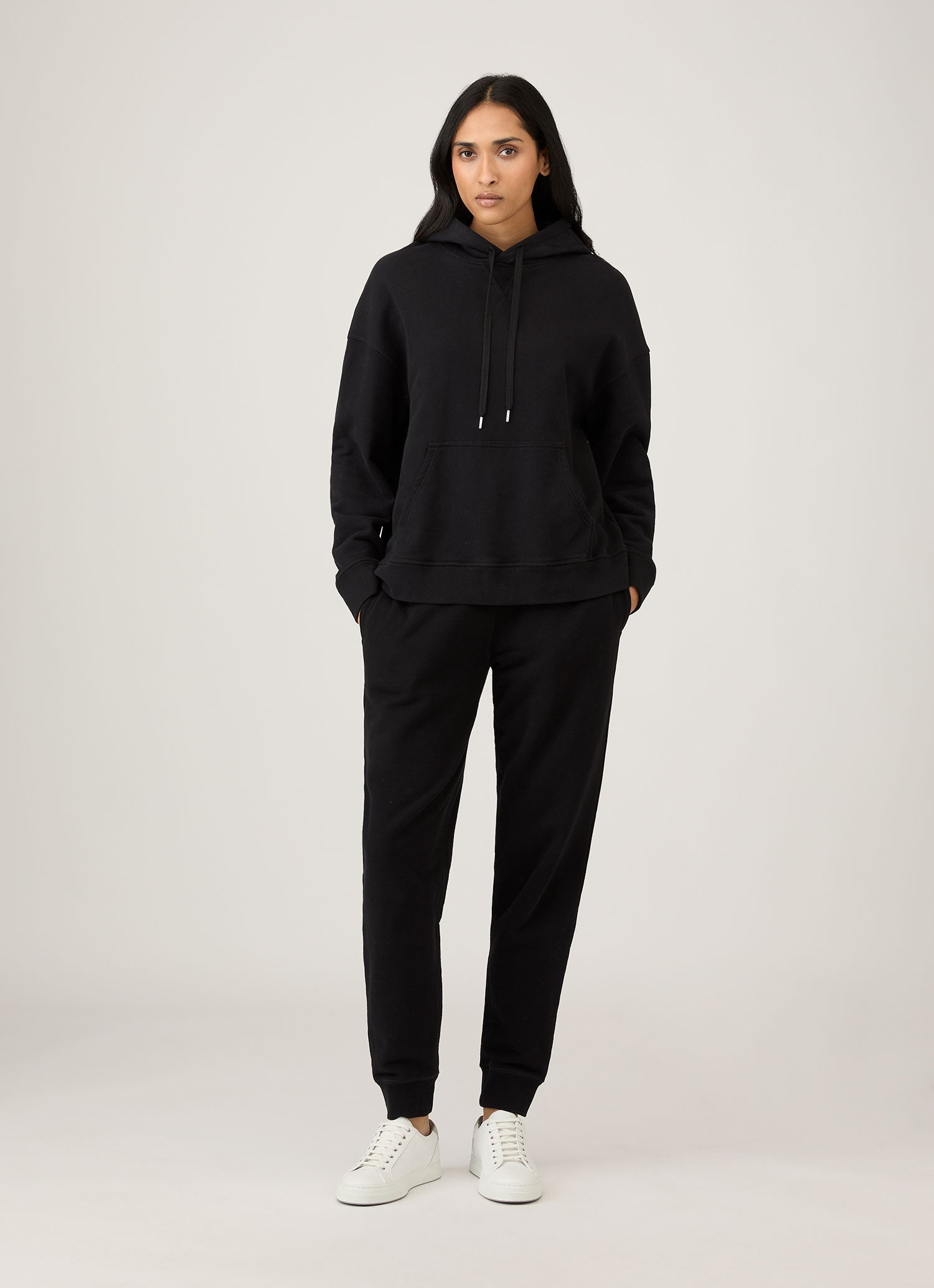 Women's Relaxed Sweatpants in Black