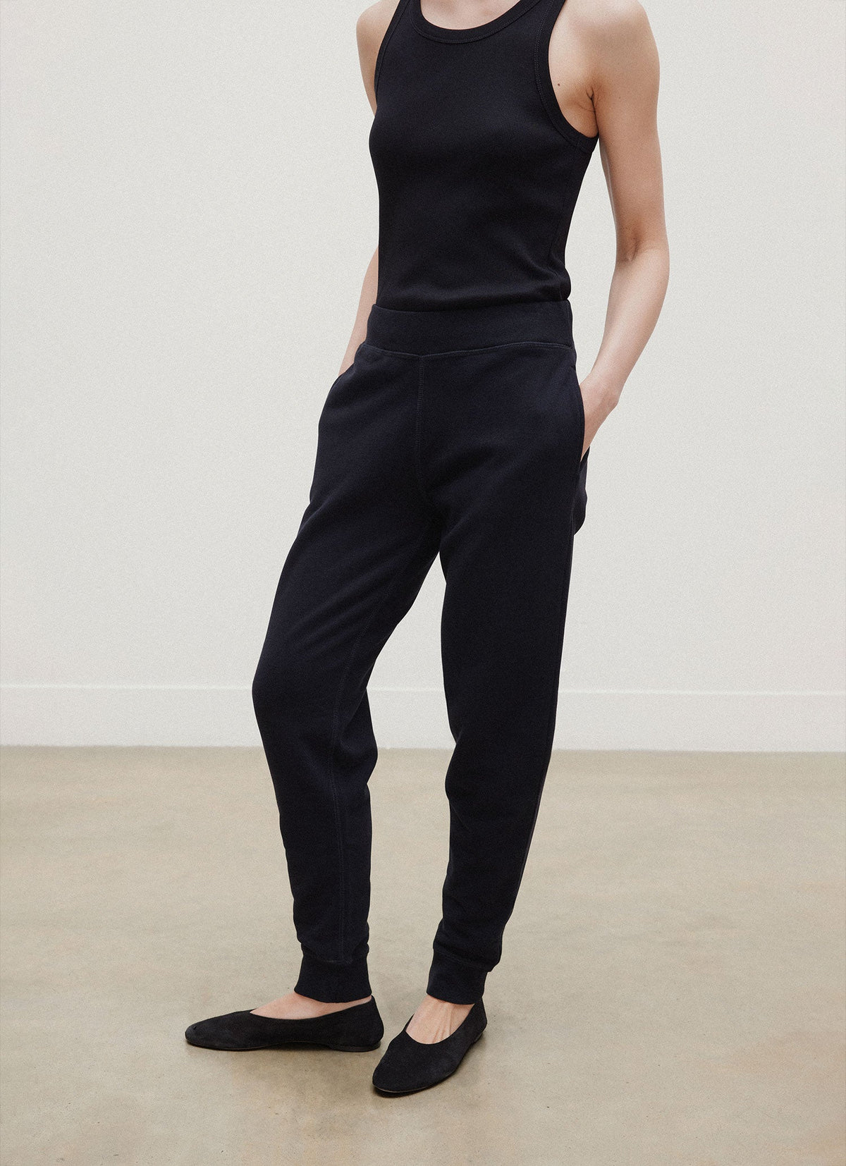 Women's Relaxed Sweatpants in Black