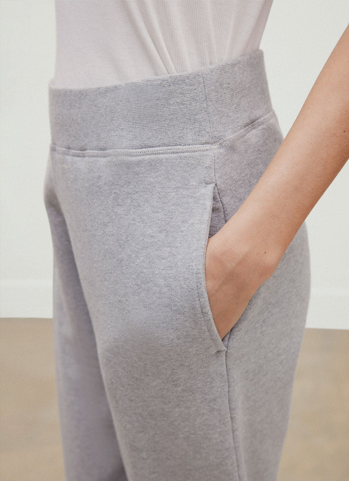 Women's Relaxed Sweatpants in Grey Melange