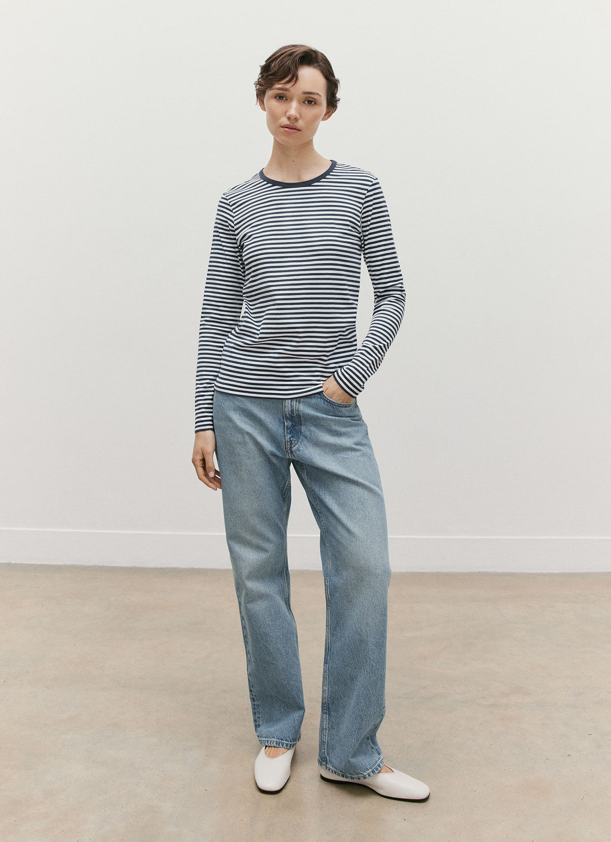 Women's Long Sleeve Classic T-shirt in White/Navy English Stripe