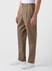 Men's Pleated Twill Trouser in Dark Stone