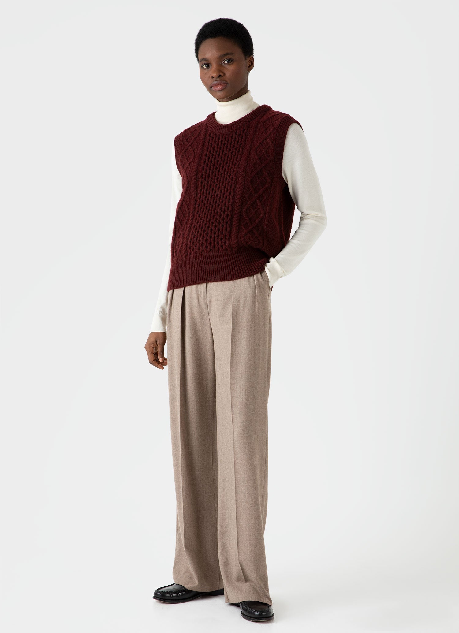 Women's Lambswool Cable Knit Vest in Maroon